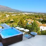 White Nueva Andalucia מארבלה