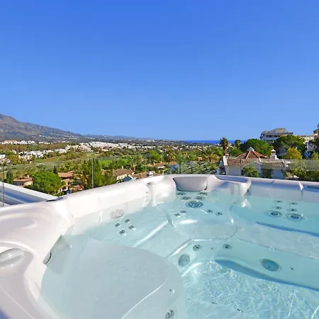 White Nueva Andalucia * Μαρμπέλλα