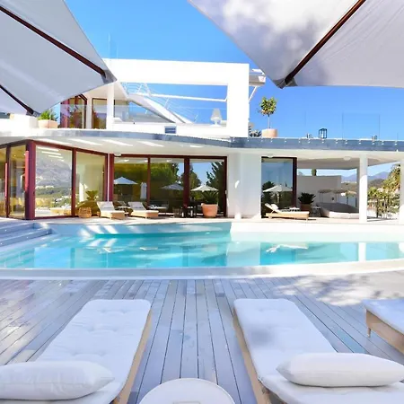 White Nueva Andalucia Villa Marbella