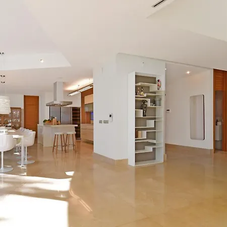 Villa White Nueva Andalucia Marbella
