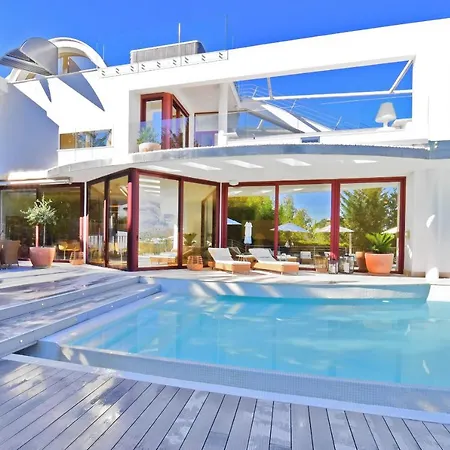 White Nueva Andalucia Villa
