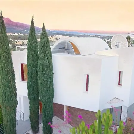 White Nueva Andalucia Villa *